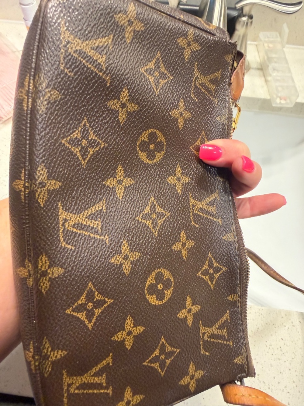 Authentic Louis Vuitton Pochette – Monogram – Very Good  Pre-Owned Condition - Picture 3 of 13